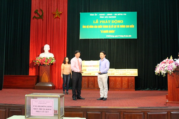 Newland Ủng hộ đồng bào Miền trung bị lũ lụt