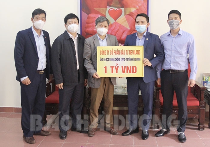 Công ty CP Đầu tư Newland ủng hộ Quỹ Phòng chống dịch Covid-19 tỉnh Hải Dương.